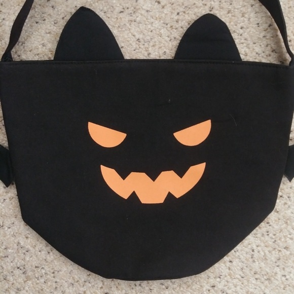 NEW Halloween Bat Bucket - Picture 2 of 6